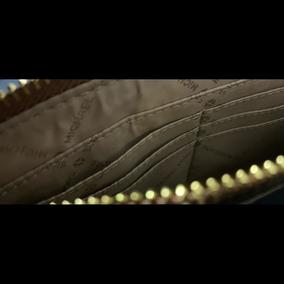 Nwnt MK wristlet. Compartments for your credit cards. Fits most phones. - Picture 7 of 7